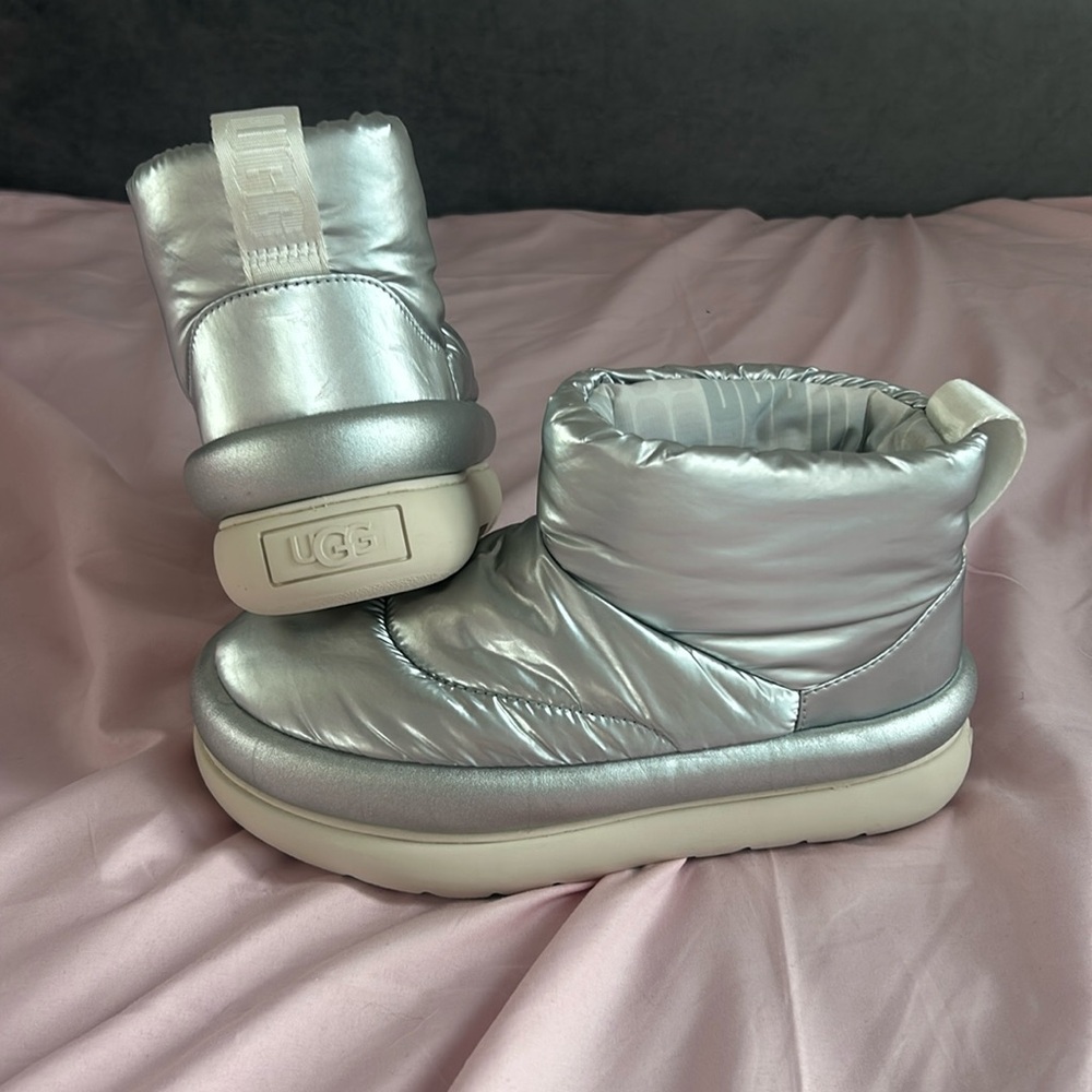 Silver Metallic Mini Uggs / Ugg Boots Never Worn